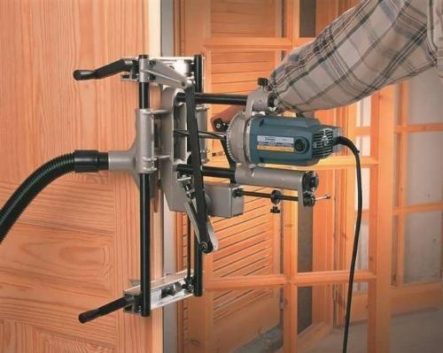 Врезка замка в межкомнатную дверь инструмент. Нужные инструменты для монтажа