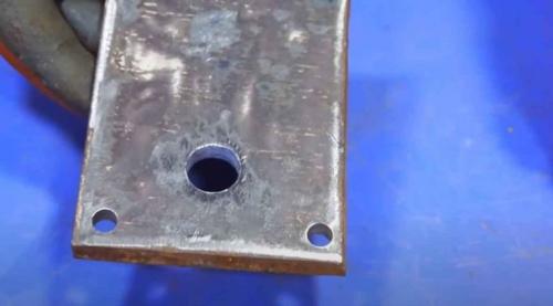 Как выпилить отверстие под замок в двери. Подготовительные работы 07