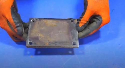 Как выпилить отверстие под замок в двери. Подготовительные работы 06