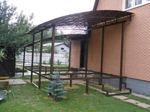 Навес из поликарбоната на деревянном каркасе. Навесы из поликарбоната — самостоятельное изготовление и особенности проектирования (100 фото)