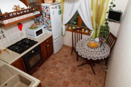 Что лучше постелить на пол на кухне. 7 лучших вариантов пола на кухне 15