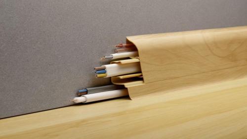 Какие бывают плинтуса для пола и потолка. Потолочный и напольный плинтус: как выбрать подходящую модель