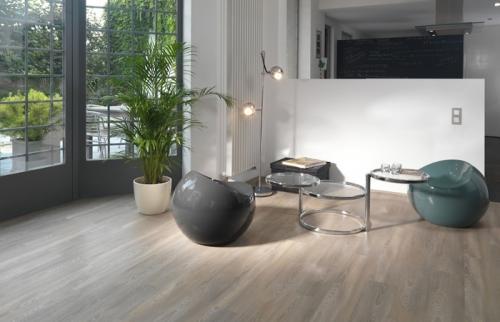 Самоклеющееся напольное покрытие. Достоинства и недостатки