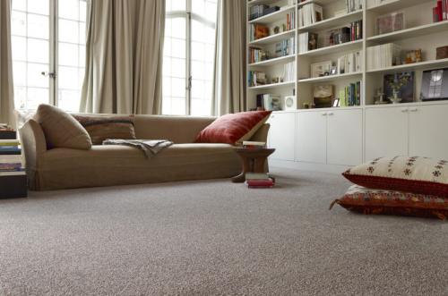 Какой пол в квартире лучше делать. Что лучше положить на пол в квартире?