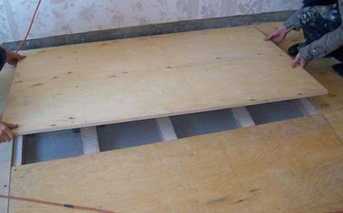 Какой пол в квартире лучше делать. Что лучше положить на пол в квартире? 08 Какой пол в квартире лучше делать. Что лучше положить на пол в квартире? 08