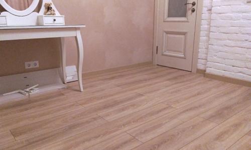 Как подобрать цвет плинтуса для пола. Част.  Как выбрать плинтусы для пола по цвету 24