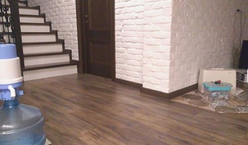 Как подобрать цвет плинтуса для пола. Част.  Как выбрать плинтусы для пола по цвету 27