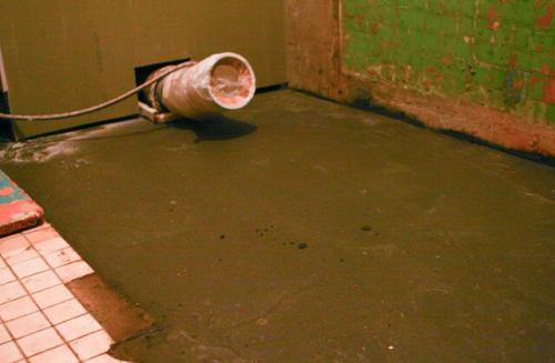 Какую стяжку выбрать для квартиры. Обустройство пола в квартире 05