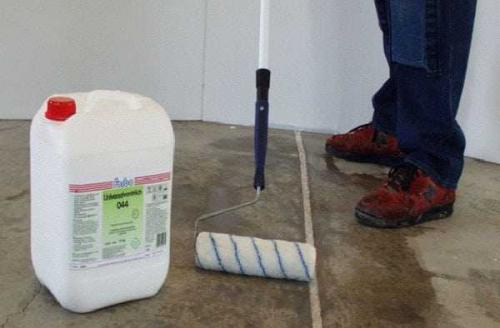 Грунтовка деревянного пола под линолеум. Нужно ли грунтовать пол перед укладкой линолеума?