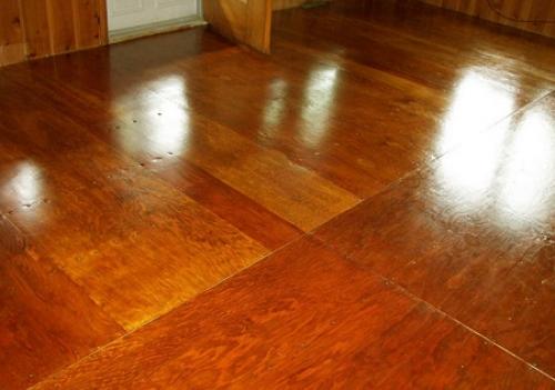 Надо ли обрабатывать фанеру под линолеум. Особенности покраски. Советы по выбору красящего вещества