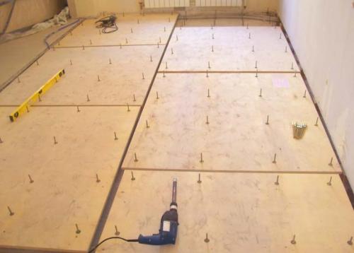 Как правильно постелить линолеум на деревянный пол. Подготовка основания для укладки линолеума