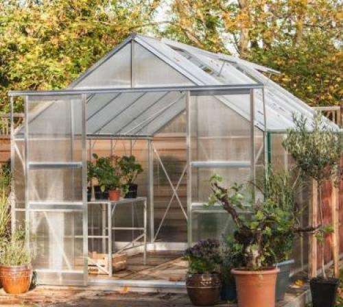 Двускатная теплица из профильной трубы своими руками. Виды профиля для теплицы своими руками из поликарбоната. Фото-примеры каркасов