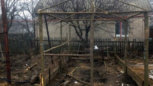 Как сделать теплицу своими руками дешево. Процесс строительства бюджетной теплицы