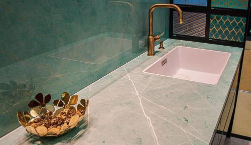 Стык столешницы и фартука. А что так можно было? Как правильно сделать стык столешницы с фартуком 10 Стык столешницы и фартука. А что так можно было? Как правильно сделать стык столешницы с фартуком 10