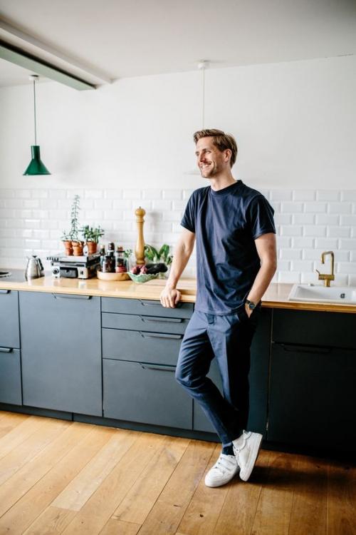 Всё о кухонном плинтусе и фартуке. Зачем нужен кухонный плинтус? 01