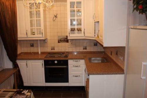 Монтаж плинтуса на кухонную столешницу. Необходимость монтажа плинтуса к столешнице 11 Монтаж плинтуса на кухонную столешницу. Необходимость монтажа плинтуса к столешнице 11