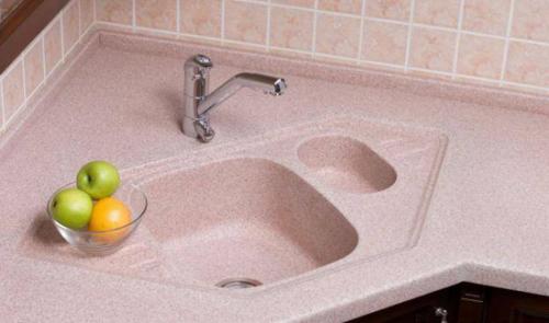 Монтаж плинтуса на кухонную столешницу. Необходимость монтажа плинтуса к столешнице 10 Монтаж плинтуса на кухонную столешницу. Необходимость монтажа плинтуса к столешнице 10