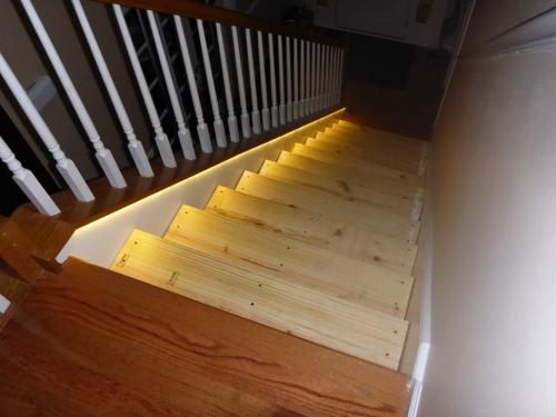 Плинтус для столешницы с подсветкой. Создание светящегося плинтуса: определяемся с материалами