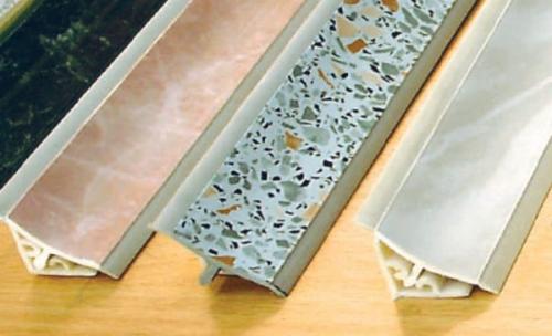 Чем приклеить плинтус к столешнице. Как прикрепить плинтус к кухонной столешнице своими руками