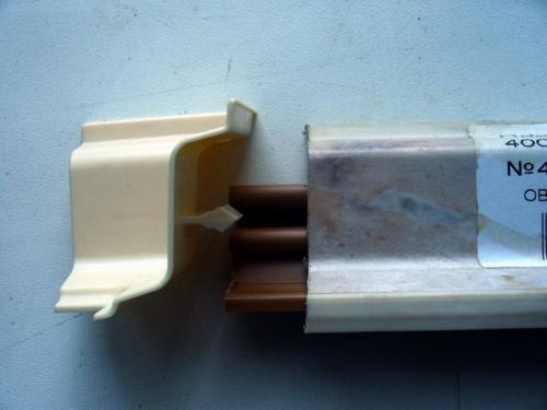 Чем приклеить плинтус к столешнице. Как крепить кухонный плинтус на клей