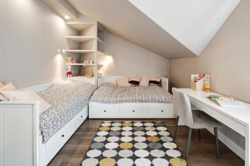 Детская комната для двух девочек. Расположение мебели 09 Детская комната для двух девочек. Расположение мебели 09