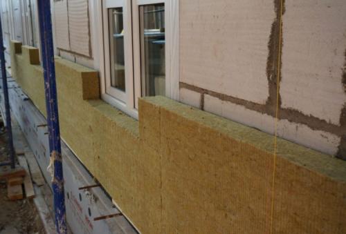 Утепление кирпичного дома снаружи. Чем и как утеплить фасад кирпичного загородного дома: полезные советы и рекомендации