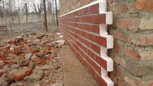 Утепление кирпичного дома снаружи. Чем и как утеплить фасад кирпичного загородного дома: полезные советы и рекомендации