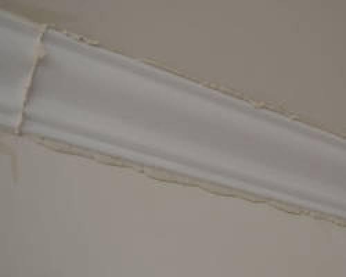 Чем покрасить потолочный плинтус из пенополистирола. Нужно ли красить потолочный плинтус из пенопласта