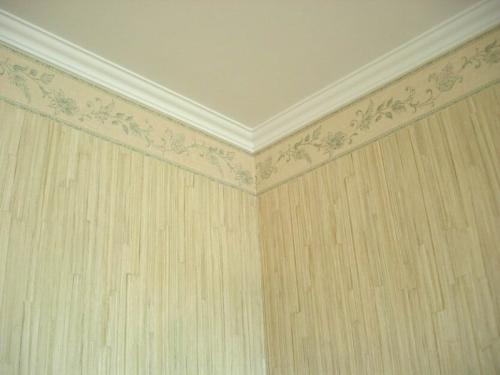 Какой краской красить потолочный плинтус. Для чего необходима покраска плинтуса? 07 Какой краской красить потолочный плинтус. Для чего необходима покраска плинтуса? 07