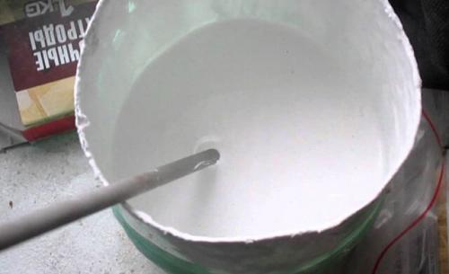 Чем красить потолочный плинтус из пенопласта. Какую краску выбрать под покраску галтелей 05