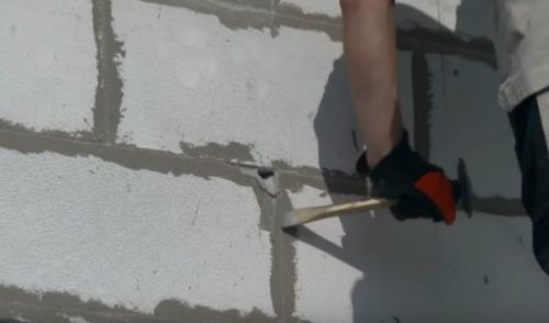 Утепление кирпичной стены снаружи пенополистиролом. Утепление стен снаружи пенопластом