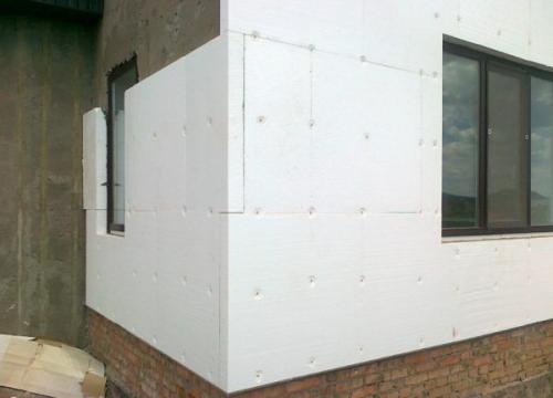 Утепление кирпичной стены снаружи пенополистиролом. Утепление стен снаружи пенопластом