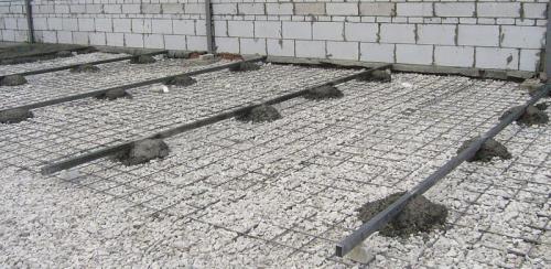 Как сделать пол на балконе в новостройке. Стяжка её изготовление и особенности