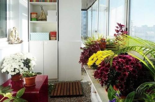 Варианты отделки пола на открытом и застекленном балконе. Материалы напольного покрытия для закрытого балкона 03