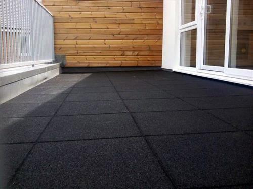 Резиновое покрытие для балкона. Напольные покрытия из резиновой плитки на балконе и лоджии