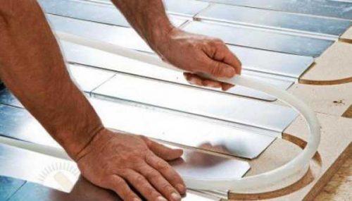 Как утеплить пол на балконе под плитку. Обустройство водяного теплого пола на балконе