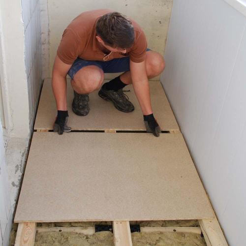 Как выровнять пол на открытом балконе. Выбор материалов