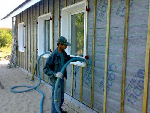 Как утеплить дом из бруса снаружи своими руками. №2 — Укладка утеплителя под сайдинг