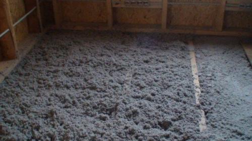 Как утеплить деревянный дом изнутри. Несколько слов о выборе утеплителя