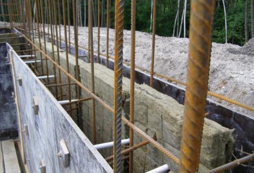 Как утеплить фундамент деревянного дома. Как утеплить фундаменты деревянных домов – выбор материала и методики