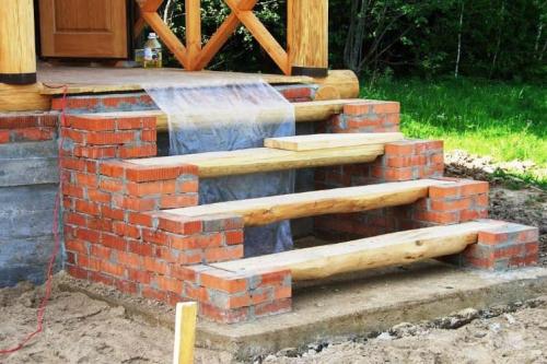 Как нестандартное крыльцо может преобразить экстерьер загородного дома 02 Как нестандартное крыльцо может преобразить экстерьер загородного дома 02