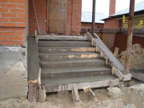 Как сделать крыльцо для частного дома: пошаговая инструкция 11