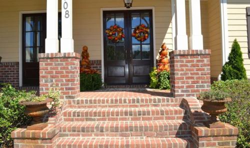 Какие советы помогут избежать ошибок при строительстве крыльца своими руками. Выбор материалов для строительства крыльца