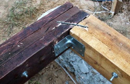 Установка теплицы на брус. Делаем фундамент