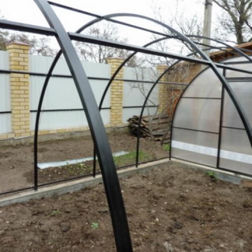 Теплица из поликарбоната и профильной трубы своими.. Установка каркаса 03