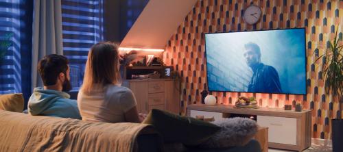 Как искусственный свет влияет на здоровье глаз. Диапроектор или телевизор: что менее опасно для глаз