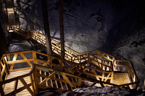 Искусственный свет: его влияние на здоровье глаз и качество сна 11