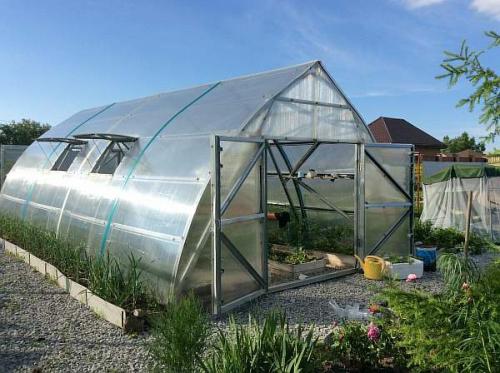 Как расположить 2 теплицы на участке. Где поставить теплицу