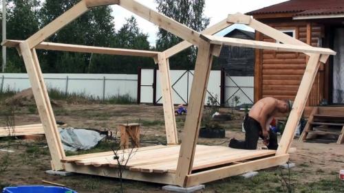 Самая дешевая беседка своими руками. Процесс изготовления беседки