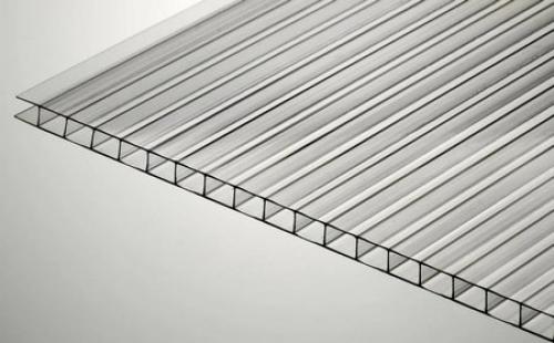 Как покрыть теплицу поликарбонатом. Монтаж поликарбонатных листов 03